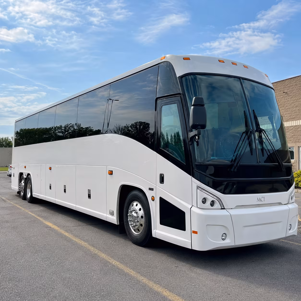 airport transfer shuttle service for la mirada corporate groups