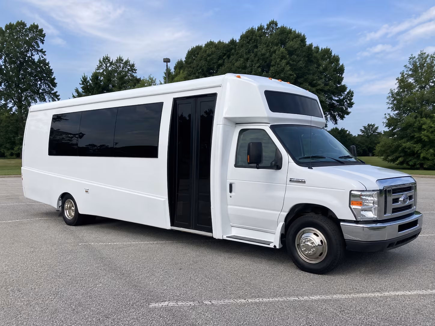 la mirada 18 passenger party bus