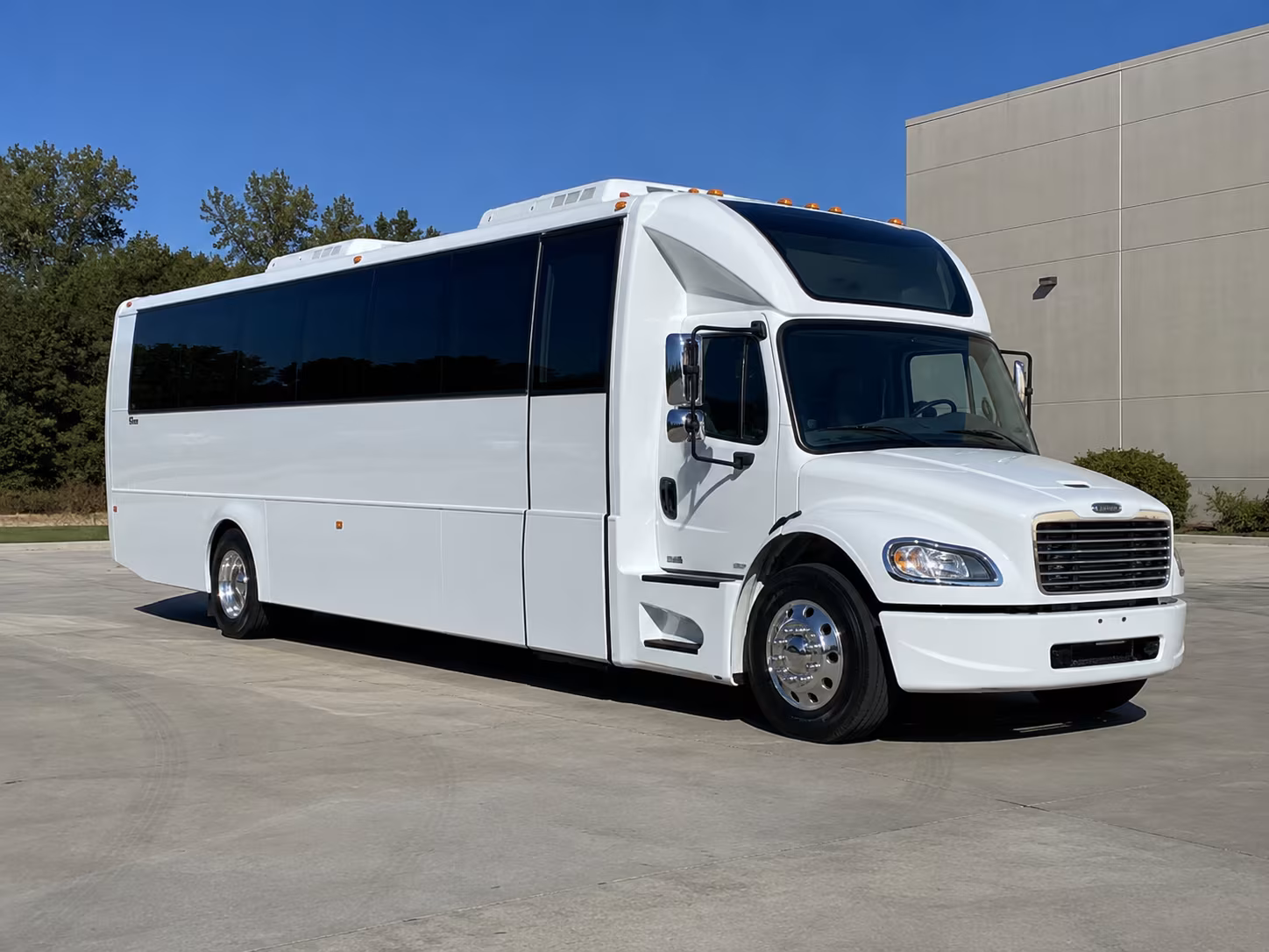 la mirada 28 passenger party bus
